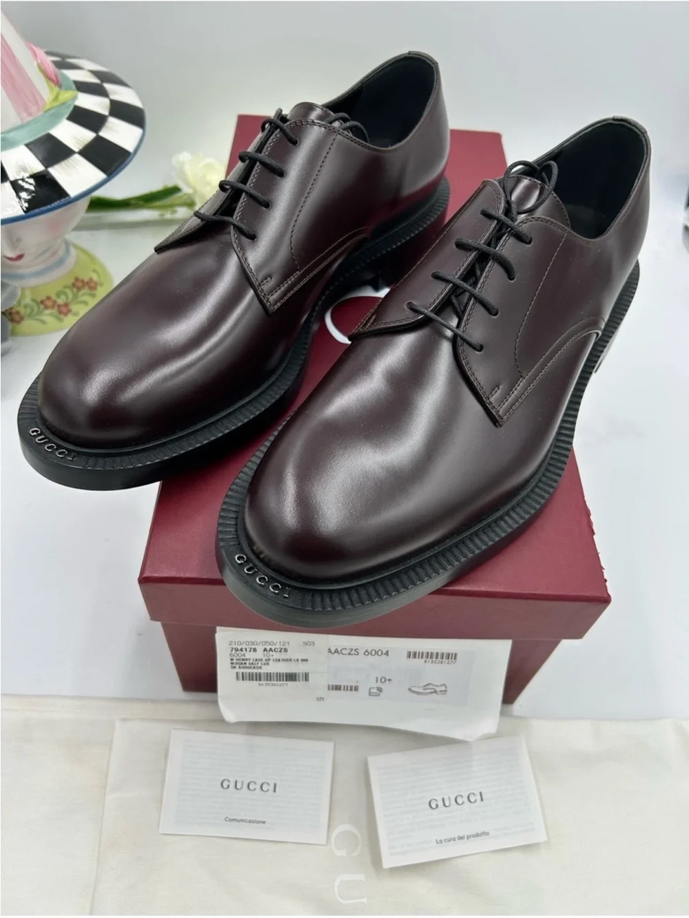 Men’s Gucci logo lettering cord, Van Derby shoes size 10.5 fits 11 US